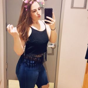 Meet your Posher, Emily